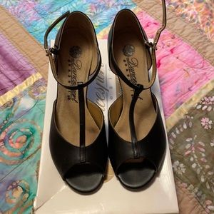 Dancesport (Capezio) women’s dance shoes